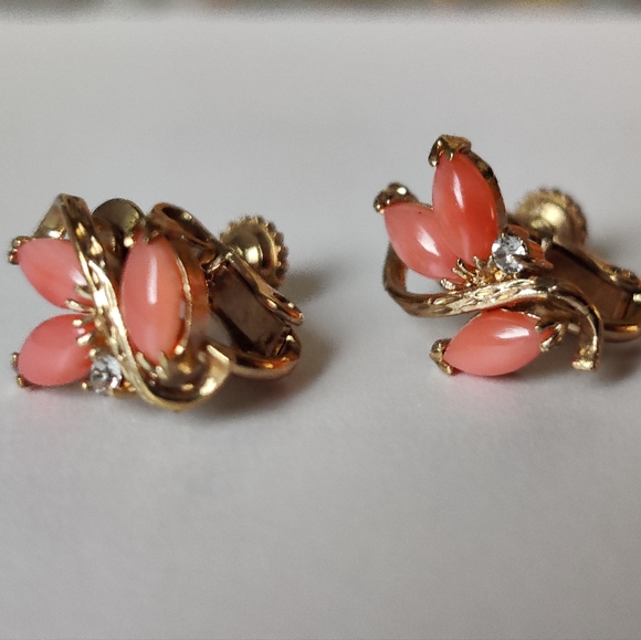 Vintage Genuine Coral 22KGP Earrings - Picture 5 of 12